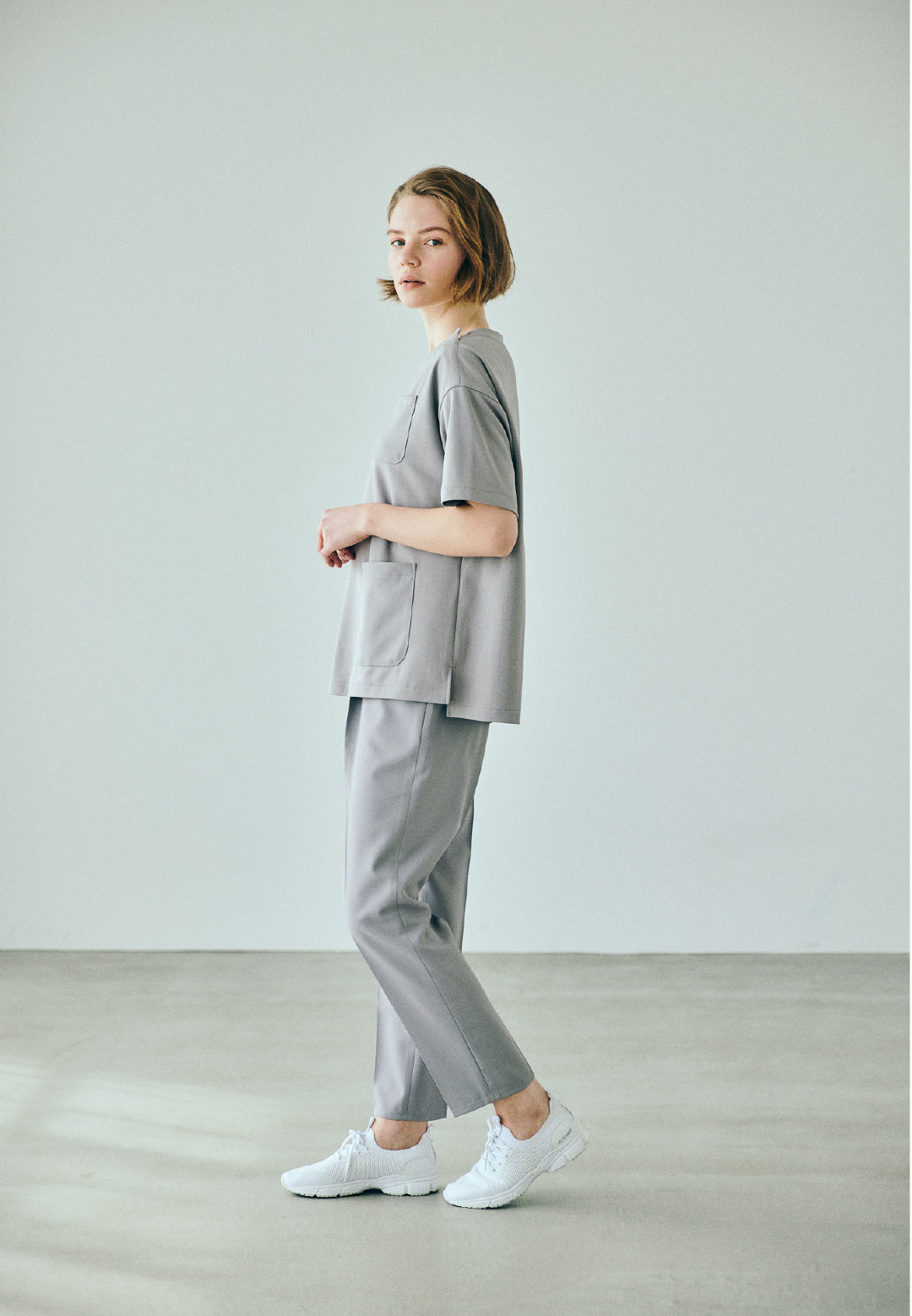 スクラブトップス ストレッチ オーバーサイズ V-NECK 66-196310